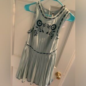Free People Dress. Beautiful Embroidery Detail. Like New. Worn Once. Size 8